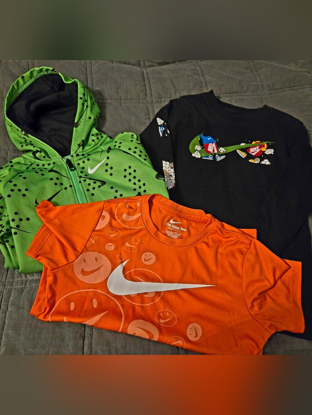 Nike Boys Sz 6/7 Hoodie and Graphic Shirts Orange Black Green